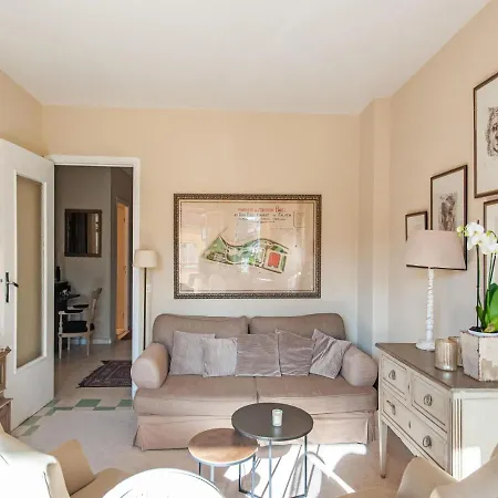 Διαμέρισμα In With Balcony Terrace