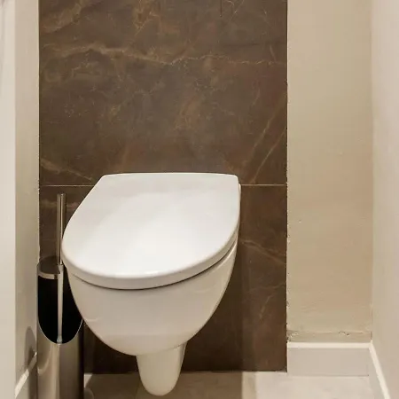 In With Balcony Terrace * Μεντόν