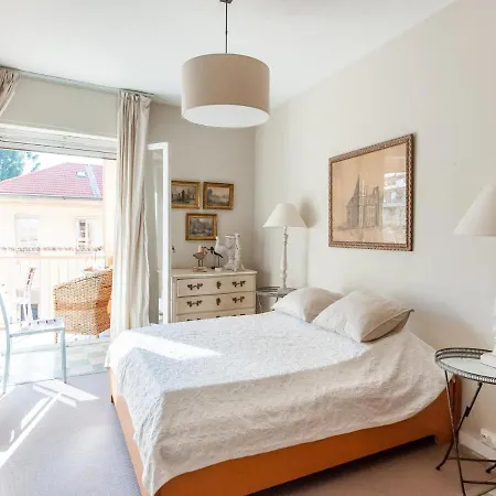 In With Balcony Terrace * Μεντόν