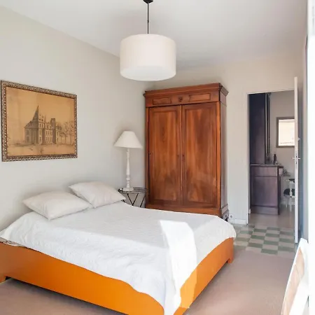 In With Balcony Terrace Μεντόν